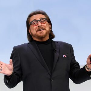 Scott McKain on stage